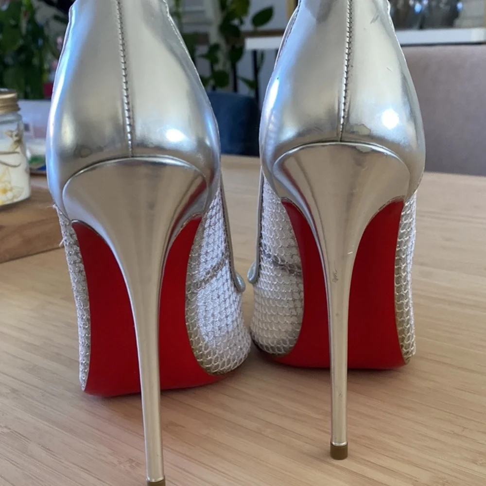 ⭐️CELEB FAVORITE⭐️Christian louboutin follies resille silver 120 - Picture 8 of 8